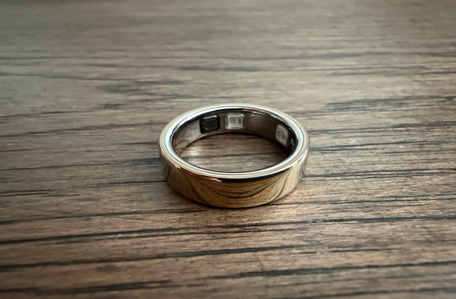 بررسی Oura Ring 5؛ کوچک‌ترین حلقه هوشمند جهان با طراحی نازک‌تر و عمر باتری بهتر